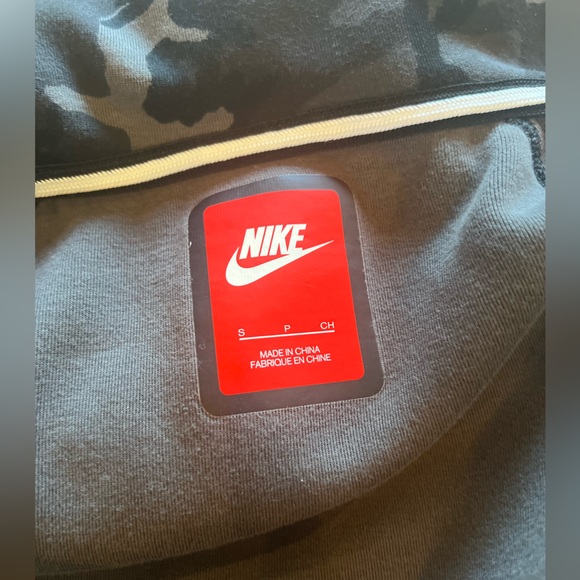 Nike Tech Camouflage Hoodie Zip Up Small - Picture 3 of 7